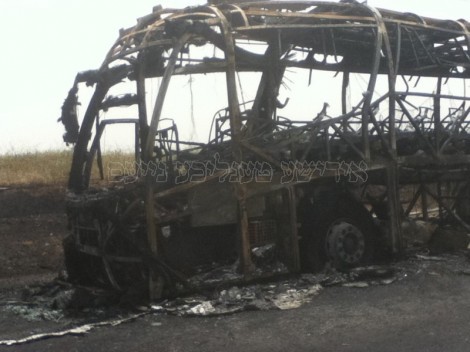 האוטובוס שנשרף בכביש החוף (5)