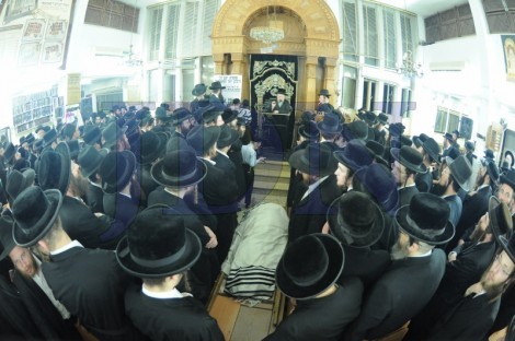 הלוויה - הגה''צ אב''ד מלבורן בירושלים - צילום שמואל דריי (25)