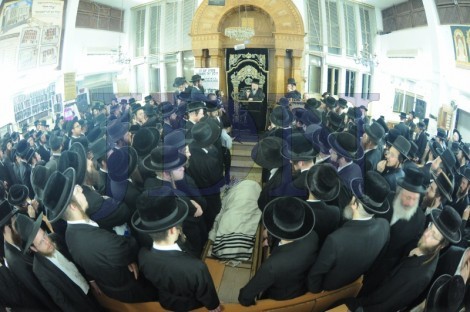 הלוויה - הגה''צ אב''ד מלבורן בירושלים - צילום שמואל דריי (26)