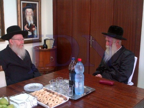 ח''כ יעקב ליצמן בביקור אצל הרב גרוסמן (1)