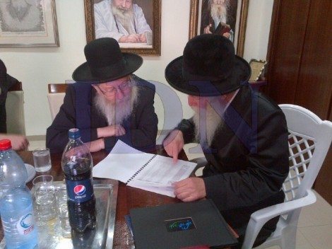 ח''כ יעקב ליצמן בביקור אצל הרב גרוסמן (2)