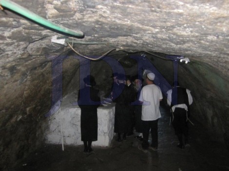 במערת אביי ורבא (800x600)