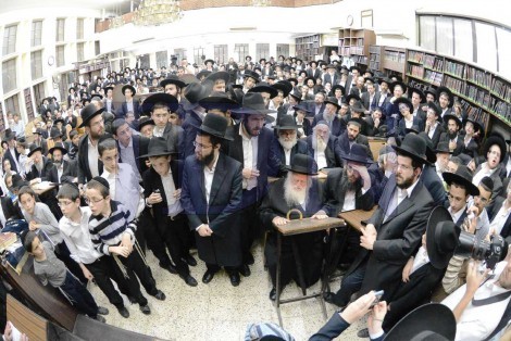 יום השנה להגריש אלישיב זצל בבית הכנסת לדרמן בני ברק - צילום שוקי לרר 21