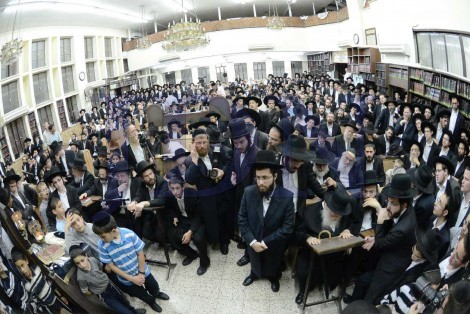 יום השנה להגריש אלישיב זצל בבית הכנסת לדרמן בני ברק - צילום שוקי לרר 28
