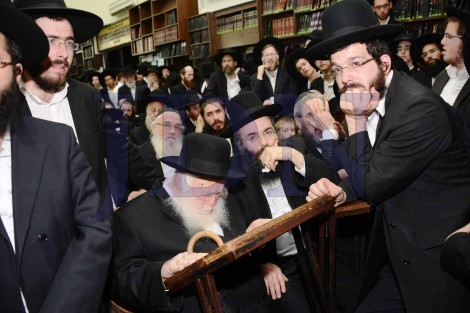 יום השנה להגריש אלישיב זצל בבית הכנסת לדרמן בני ברק - צילום שוקי לרר 31