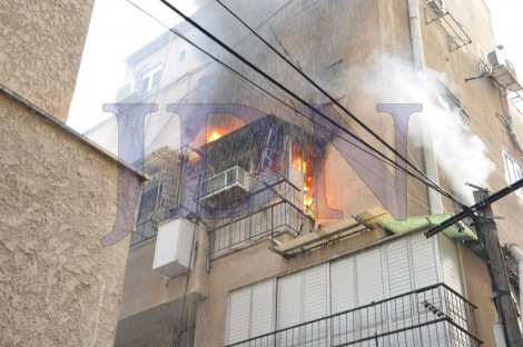 שריפה בבית ברחוב מהרש''ל בבני ברק - צילום דוברות הצלה גוש דן (56)