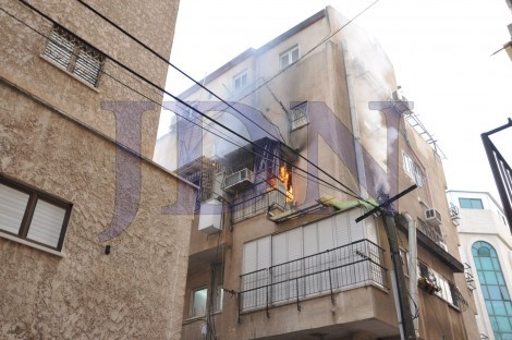 שריפה בבית ברחוב מהרש''ל בבני ברק - צילום דוברות הצלה גוש דן (63)