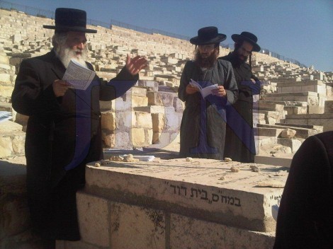 עליה לציון ה'בית דוד' בהר הזיתים לרגל ההילולא (8)