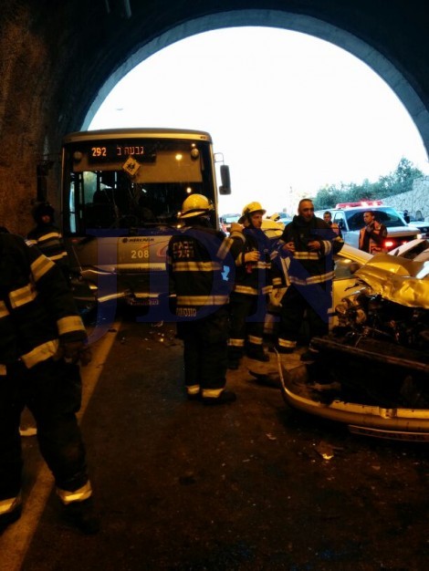 תאונה כביש המנהרות. צילום יהודה אדרי-חדשות 24 (8)