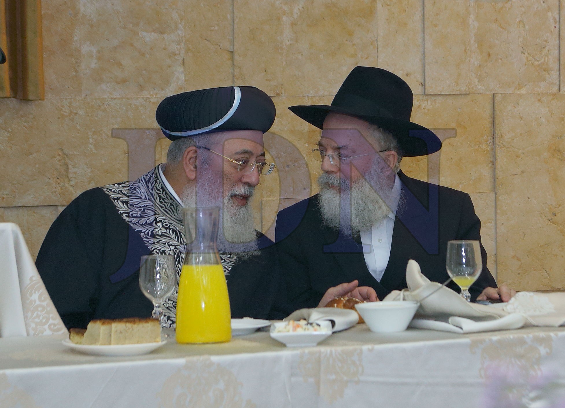 הראשל-צ ואב-ד ירושלים משוחח עם ראש המכון הגרש-ב וולפא