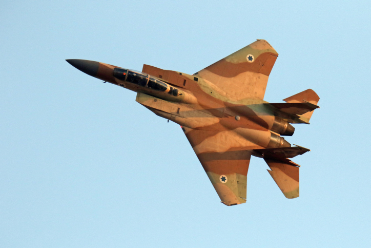 Israel Air Force F-15i Ra'am fly at a Graduation ceremony for Israeli Air Force soldiers who have completed the IAF Flight Course, at the Hatzerim Air Base in the Negev desert. June 28, 2016. Photo by Ofer Zidon/Flash90 *** Local Caption *** ???? ??? ????? ??? ?????? ???? ??? ??-15