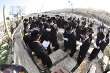 Thousands visit the Zion of Rabbi Gershon of Kitov zy”a