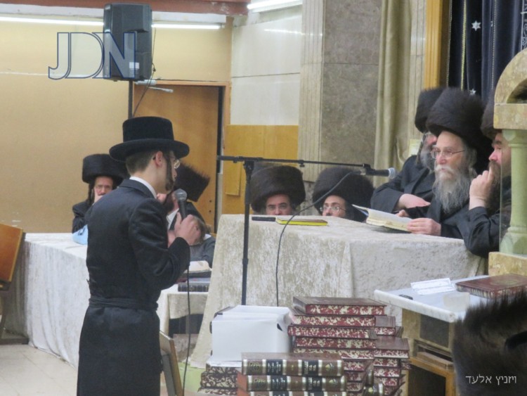 Erlau Rebbe tests the students of Yeshivas Viznitz Elad