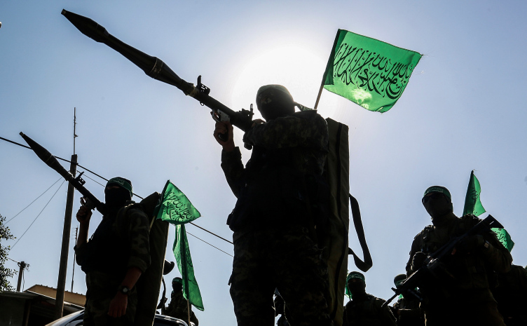 שרת הפנים הבריטית: ארגון חמאס יוגדר כארגון טרור – אלה המשמעויות