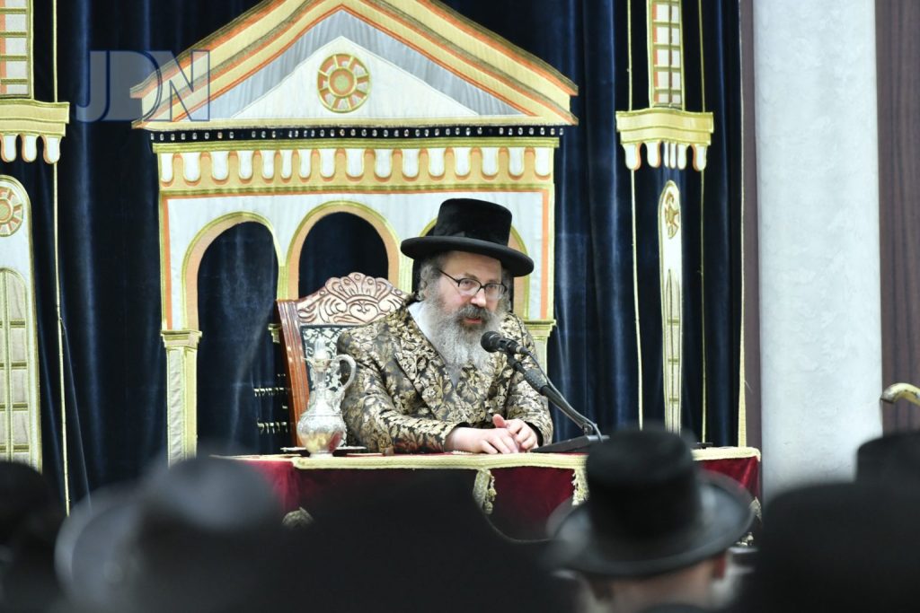 "אין דבר חשוב מזה": האדמו"ר מויז'ניץ לונדון חיזק את ידי מנכ"ל ארגון הקירוב הבעלזאי "צהר"