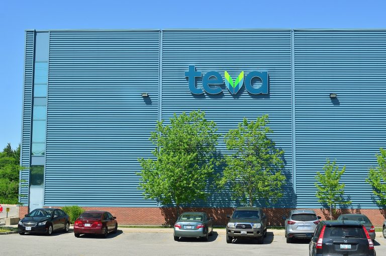 1920px-TevaCanada7