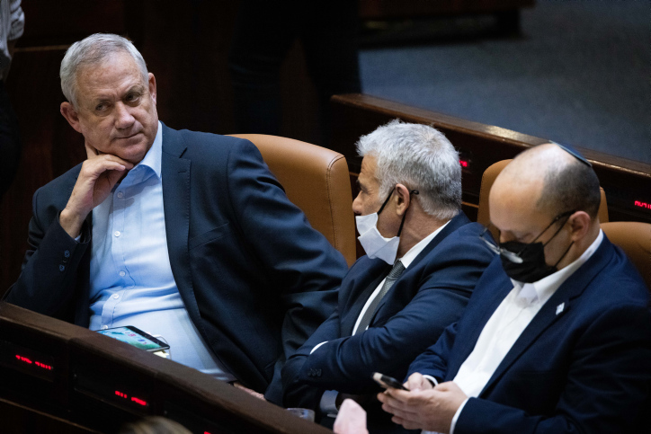 בקואליציה מנסים לפתור את המשבר: חוק הפנסיות של גנץ יעלה להצבעה ביום שני