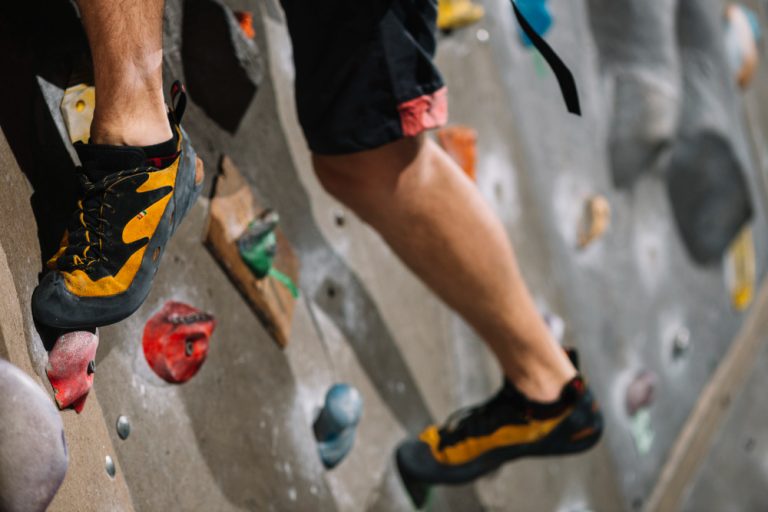 crop-legs-climbing-wall