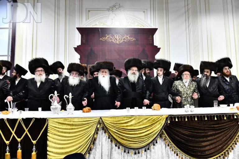 מכנובקא בעלזא חתונה אד''א פב (66)