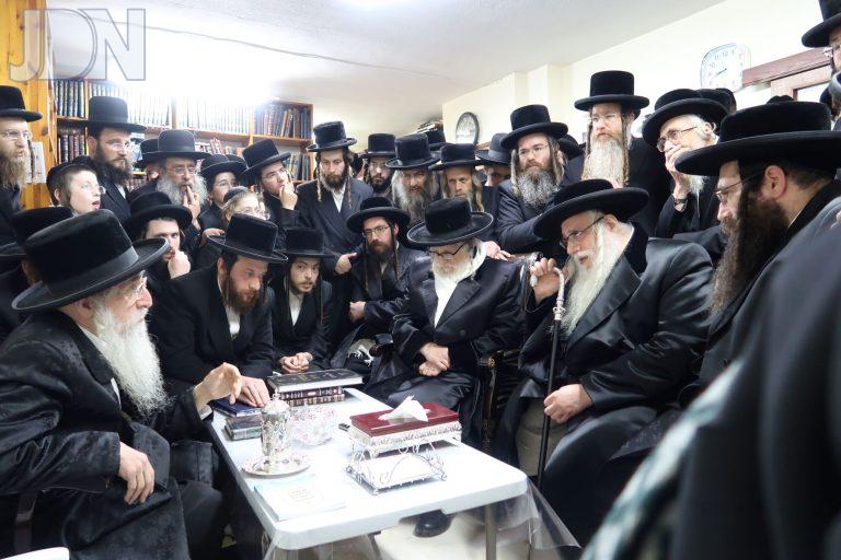 מעליץ ניחום אבלים על הרבנית (36)