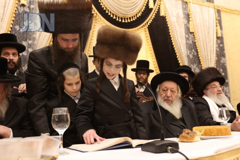 ספינקא רבי שמחה הכהן דויטש בר מצוה (53)