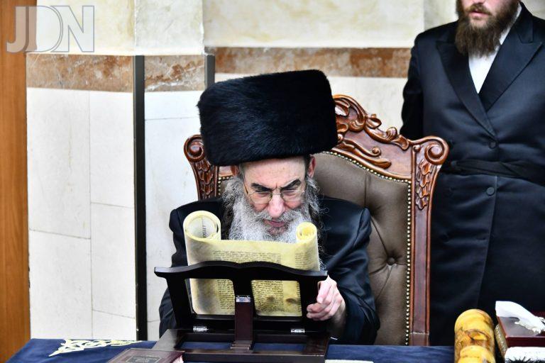 אלכסנדר מגילה (1)