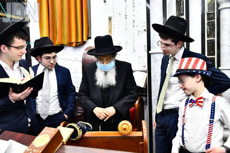 הגר''ב ויסבקר מגילה (2)