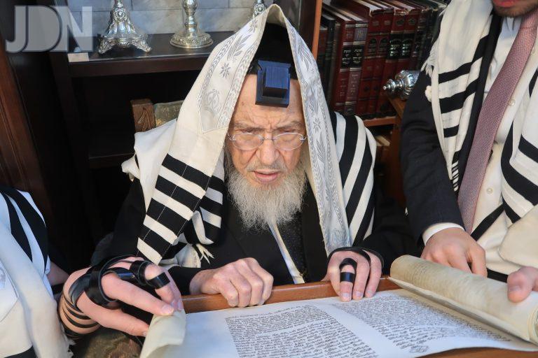 הגרב''מ אזרחי קריאת המגילה (3)