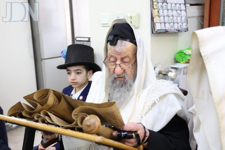 הגרב''צ מוצפי קריאת המגילה (1)