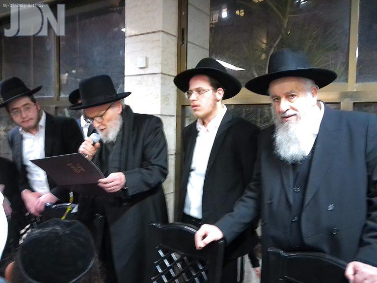 הגר''י שוורץ סלבודקא אירוסין (1)