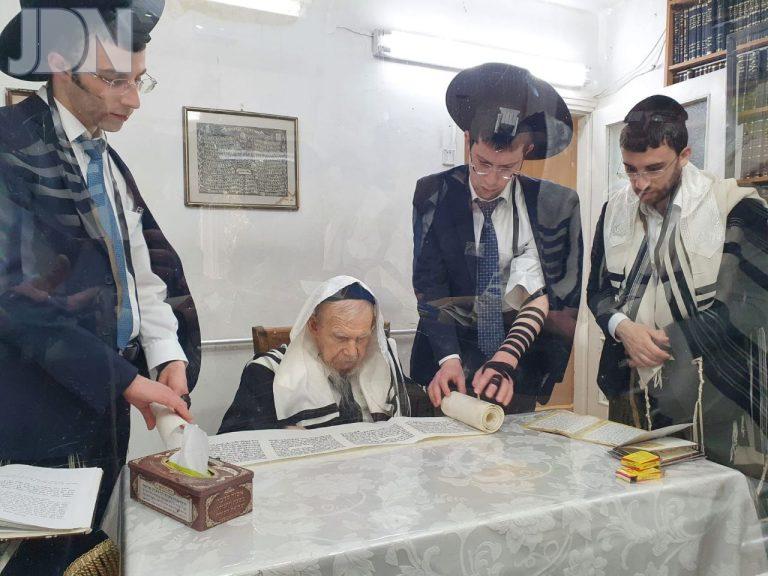 הגרי''ג אדלשטיין קריאת המגילה (1)