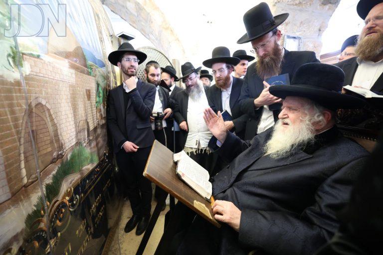 הגר''מ שטרנבוך בקבר רחל (22)
