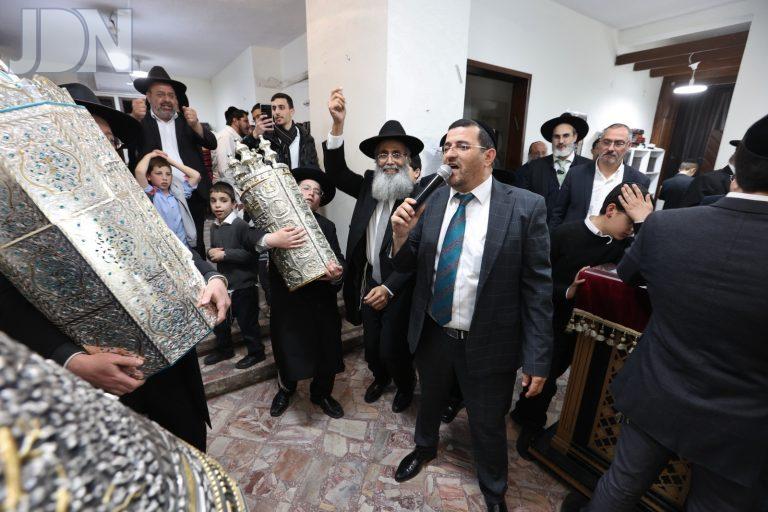 הכנסת ס''ת אבי בן ישראל (31)