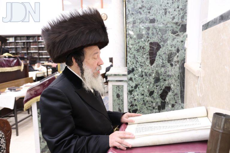 זוויעהל מגילה (2)