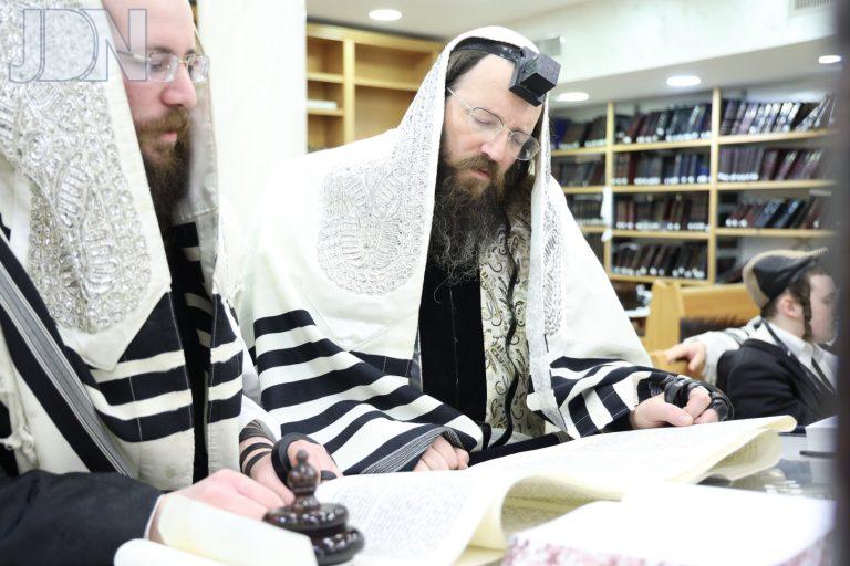 זוטשקא ירושלים קריאת המגילה (4)