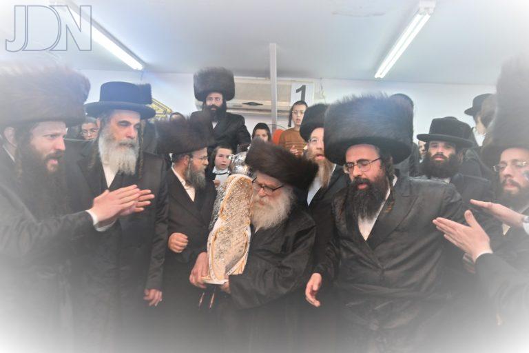 מאקאווא אלעד הכנסת ספר תורה (17)