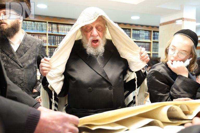 קאפיטשניץ קריאת מגילה (3)