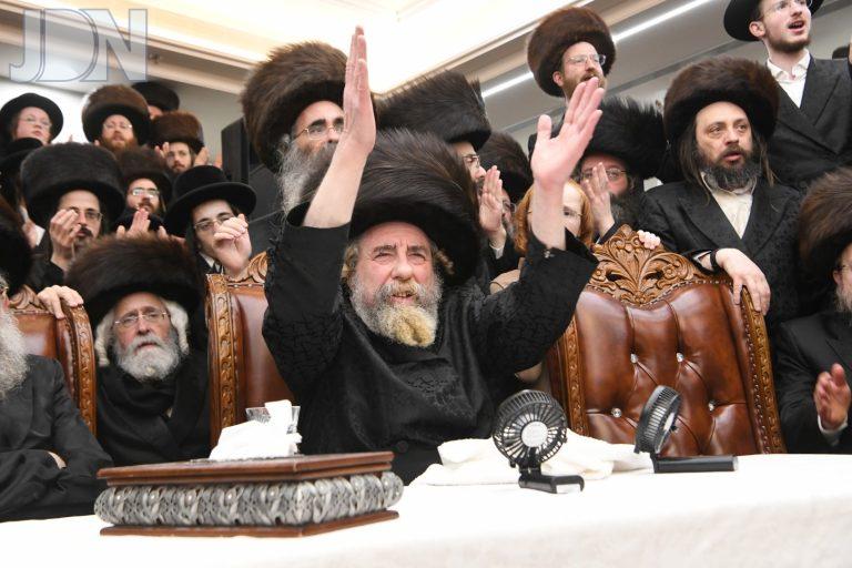 ראחמסטריווקא ב''ב הכנסת ס''ת (11)