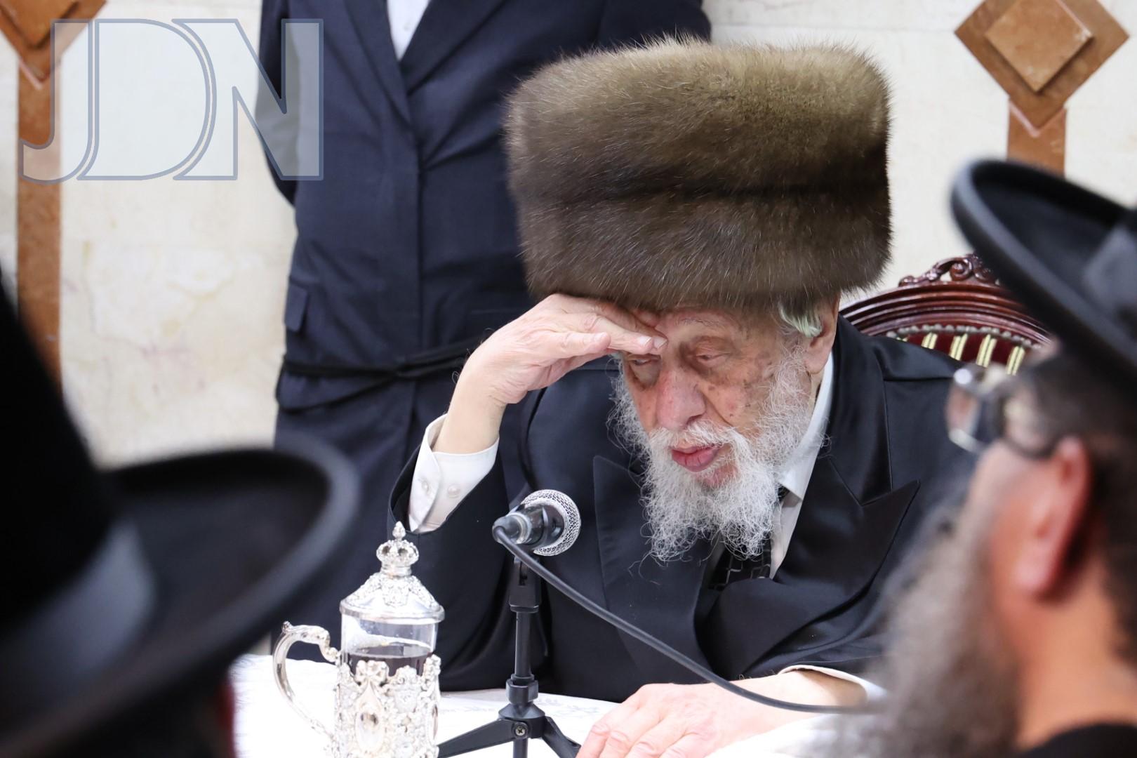 לאחר מספר ימי אשפוז: זקן אדמור"י בית רוז'ין שוחרר מבית החולים