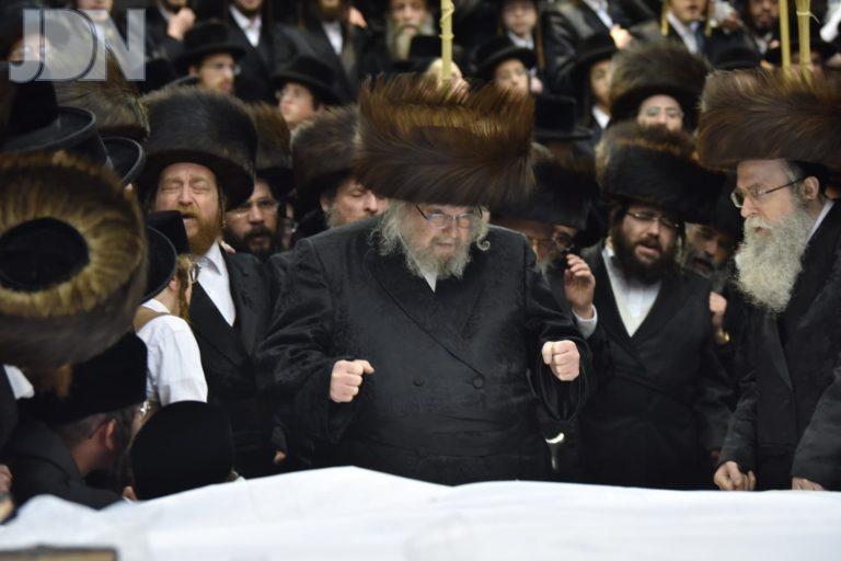 בעלזא נעילת החג פסח (4)