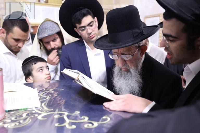 הגרב''צ מוצפי בקבר רבן גמליאל (5)