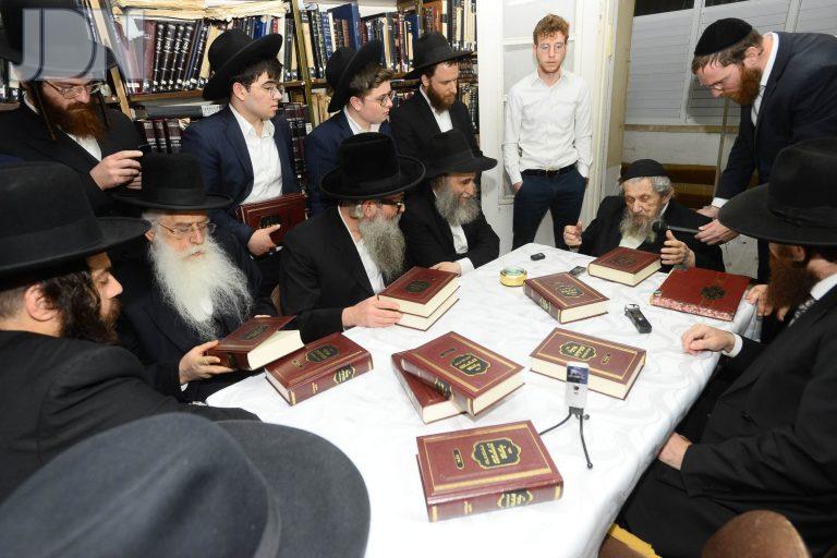 הגר''ד לנדו לחיים הוצאת הספר אהלי שביעית (2)