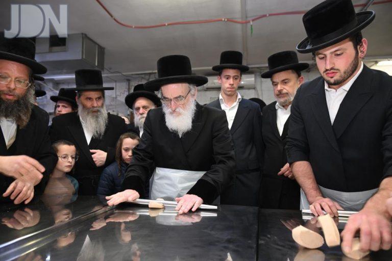 ויז'ניץ אפיית מצות (13)