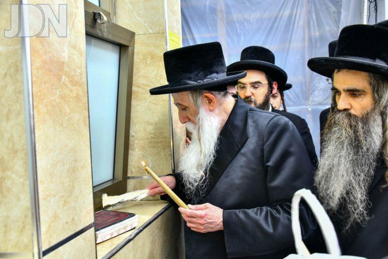 מכנובקא בעלזא בדיקת חמץ (29)