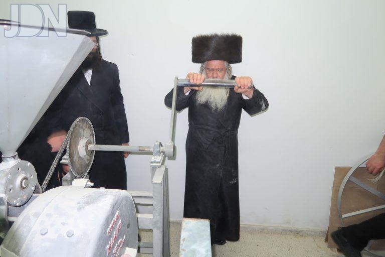 נדבורנה ירושלים טחינת חיטים (9)