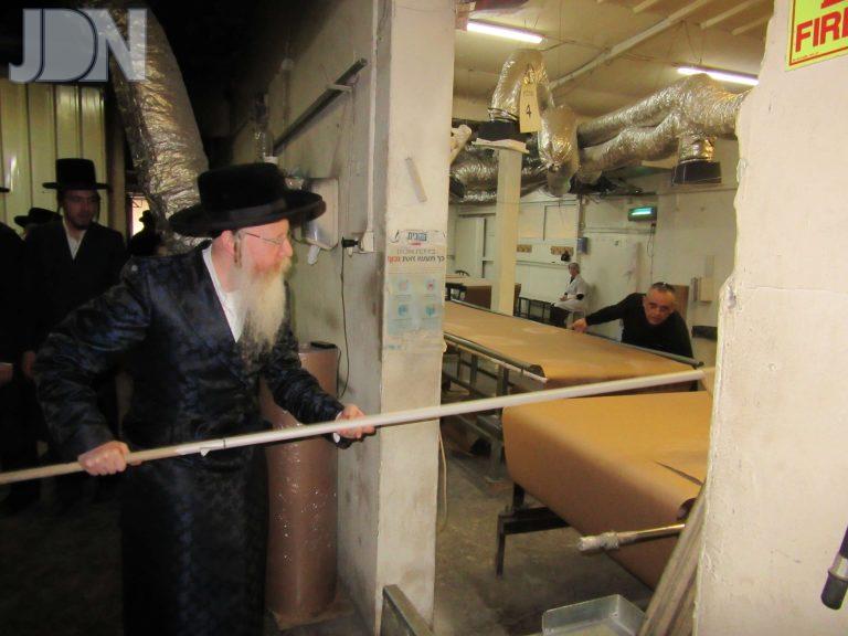 קרעטשניף ק''ג אפיית מצות בקוממיות (6)