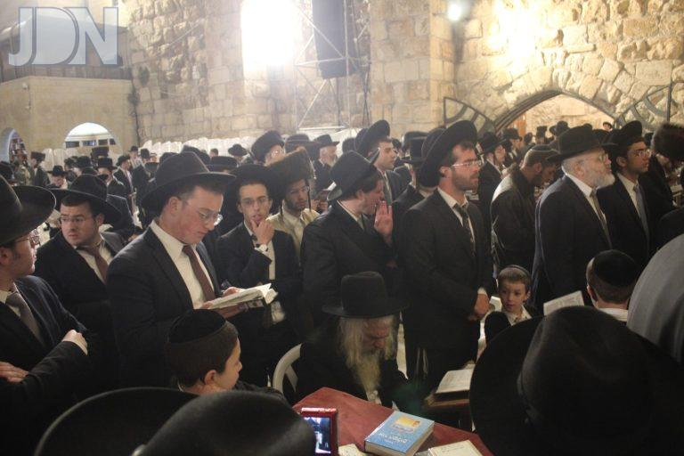 רבי אשר דויטש הכותל פסח פב (2)
