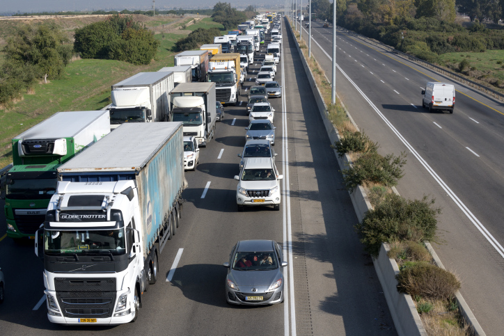 Heavy traffic on Highway 6