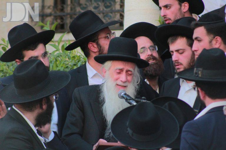 הלוויית הגר''א אבא שאול זצ''ל (33)