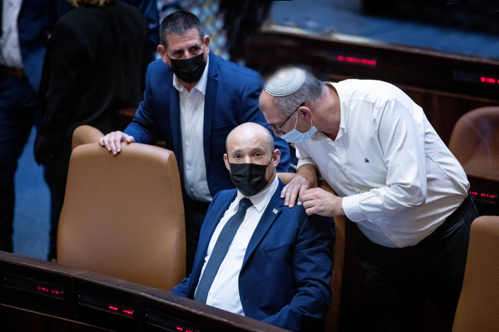 בלוף הפרישה מהקואליציה: "הכול משחק בין בנט ואורבך; הם מתואמים על מלא"
